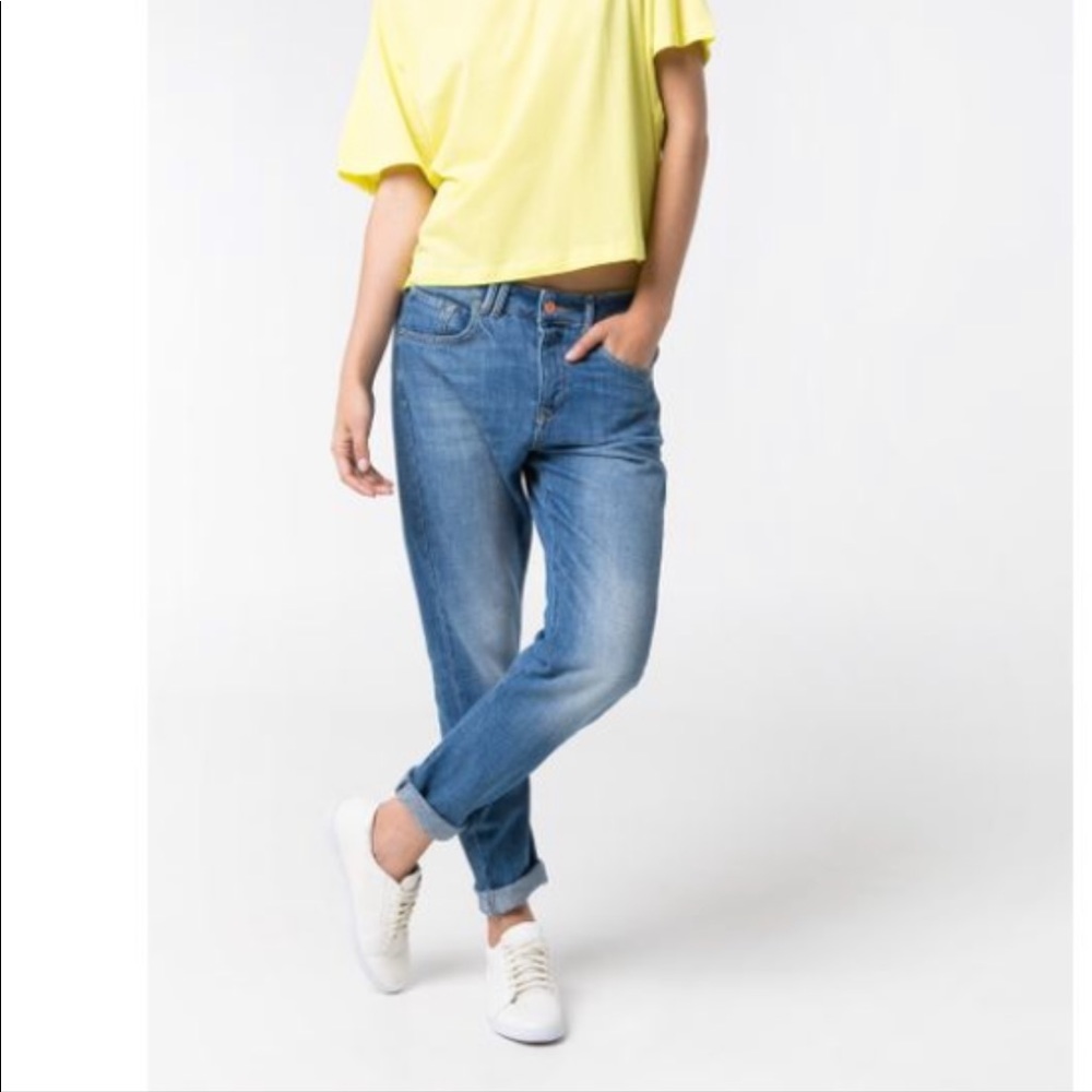 Straight Leg Boyfriend Jean
